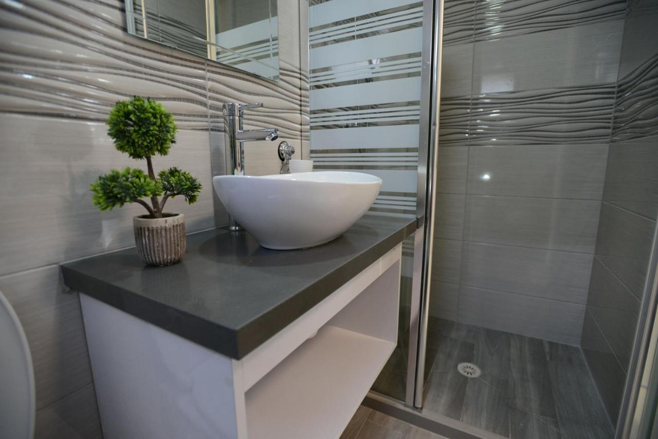 Olga Beach Apartment 28 ไฮฟา ภายนอก รูปภาพ